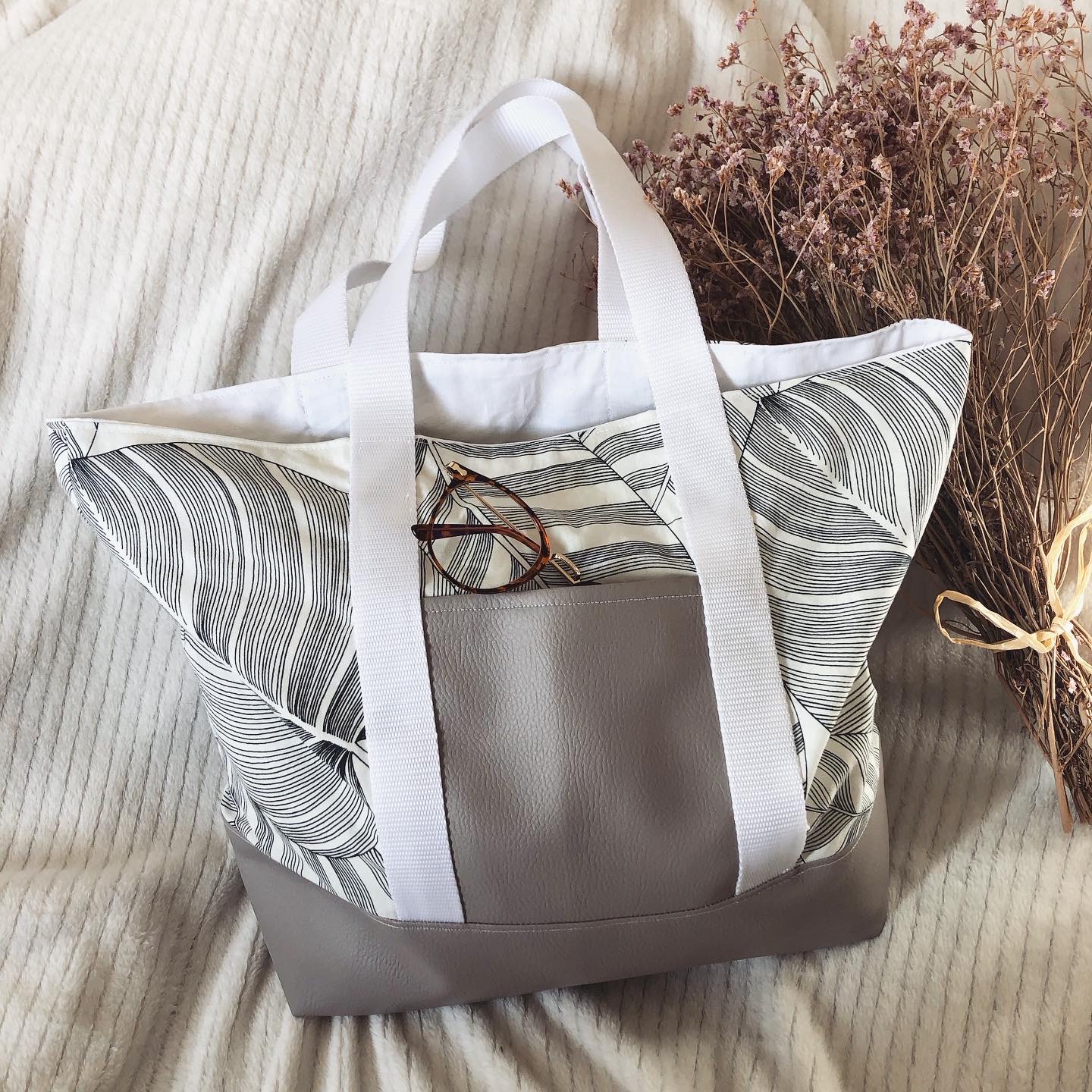 Sac cabas simili cuir - un fil du temps